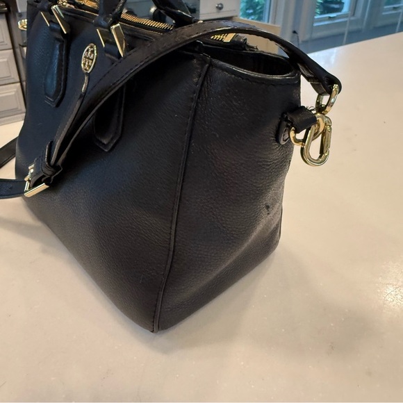 Tory Burch Robinson Black Pebbled Leather Tote  Double Zip Handbag/crossbody - Picture 6 of 16